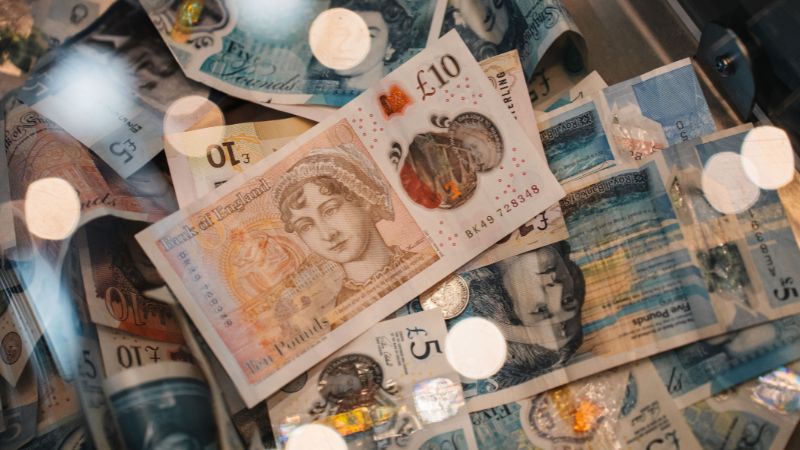 Beyond Paper Money - How Makreo Tracked Adoption, Competition, and Security Tech in the Polymer Banknote Market