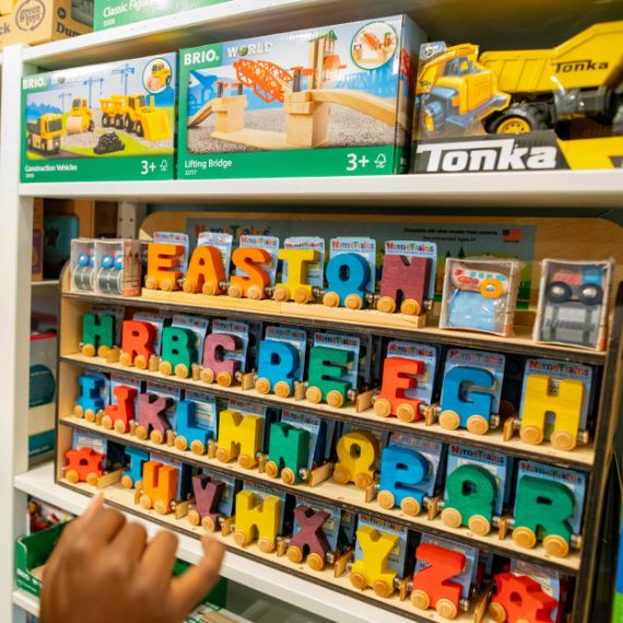 China Toys Market and Forecast to 2032 - Analysis by Product Type (Building & Construction Toys, Dolls & Action Figures, Games & Puzzles, Infant & Preschool Toys, and Others), Distribution Channel, End User, and Province